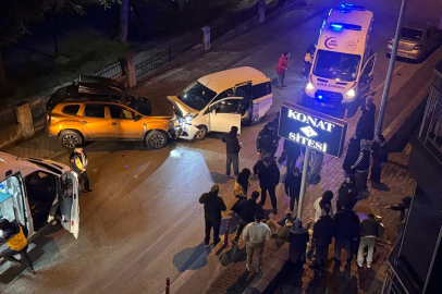 Uykusuz sürücü kazaya sebep oldu, 2 yaralı