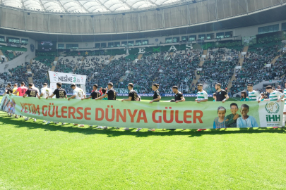Bursaspor yetim çocuklar ile el ele verdi