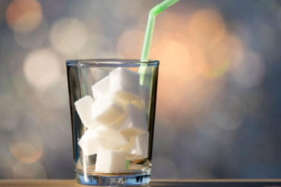 Şekerli içecekleri aşırı tüketenlerde risk artıyor