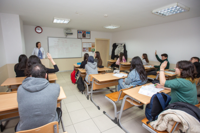 Bursa Büyükşehir, üniversite adaylarının yanında