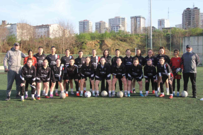 Kadın futbolcular hiç gol yemeden 2. Lig hedefine koşuyor