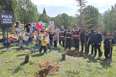 Minik eller geleceğe nefes oldu