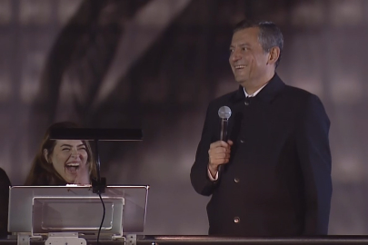 Terör propagandası yapan Eda Ezgi Yıldız, Özgür Özel ve İmamoğlu ailesiyle yan yana