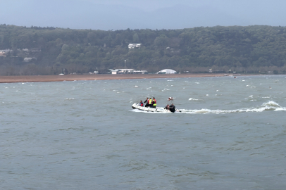 Sapanca Gölü'nde kano alabora oldu!