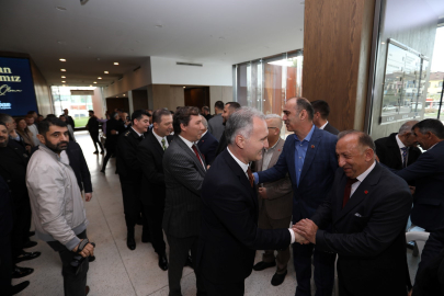 Vatandaş ve protokol bayramlaştı