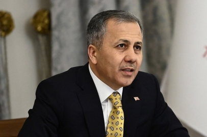 Bakan Yerlikaya telsiz mesajı ile polislerin bayramını kutladı