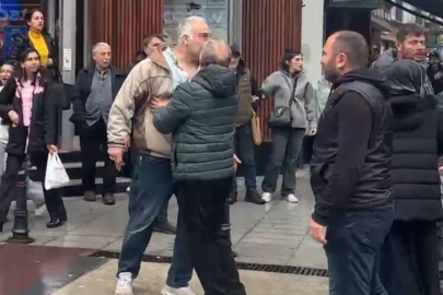 'İmamoğlu' standında kan aktı! İmza kampanyası sırasında bıçaklı saldırı