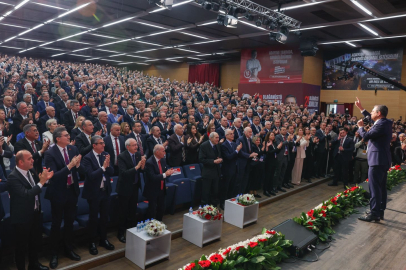 Özgür Özel, yeniden CHP Genel Başkanı seçildi