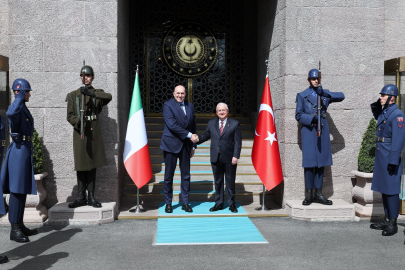 Bakan Güler İtalya Savunma Bakanı Guido Crosetto ile bir araya geldi