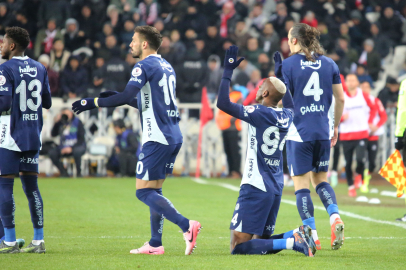 Fenerbahçe, galibiyet serisine Sivas'ta devam etti