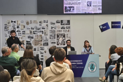 Bursa'da öğrencilerden ve mezunlardan öğretmenlere destek