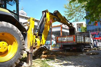 Bursa Gemlik meydanda yaya kaldırımı genişliyor