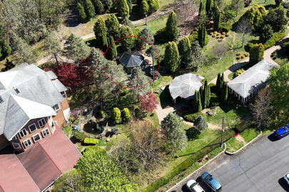 Türbeye benzetildi! FETÖ elebaşının mezarı camlarla çevrildi