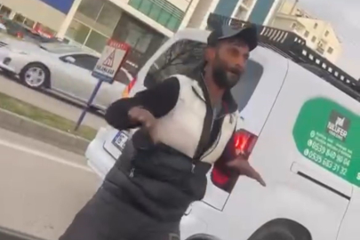 Trafikte müziğe dayanamadı, oynamaya başladı