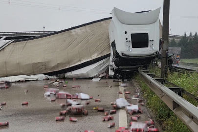 Bursa'da alkol yüklü tır devrildi