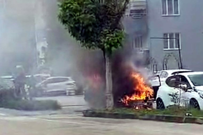 Alev alan otomobil hurdaya döndü