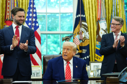 Trump: "Çığır açıcı anlaşma imzaladık"