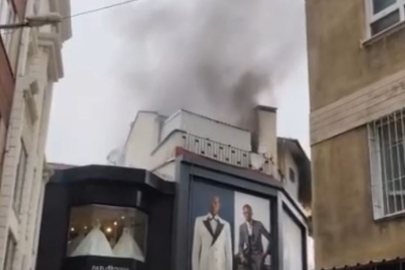 Tarihi Uzun Çarşı'da korkutan yangın!