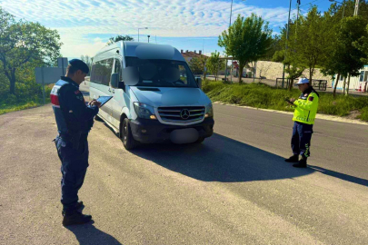 Bursa jandarması aranan 27 şahsı yakaladı