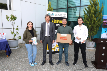 BUÜ'de kitap kurtları ödüllendirildi