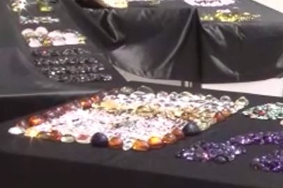 Valizden servet çıktı! 250 milyonluk kaçak mücevher operasyonu