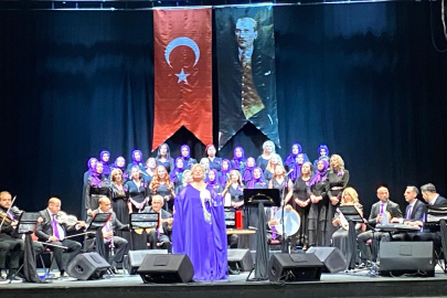 Otizm Anneler Korosu ayakta alkışlandı