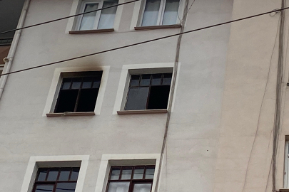 Şarj edilen akü patladı! Çıkan yangında ev kullanılamaz hale geldi