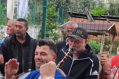 Ünlü sanatçı Bursa'da düğüne katıldı