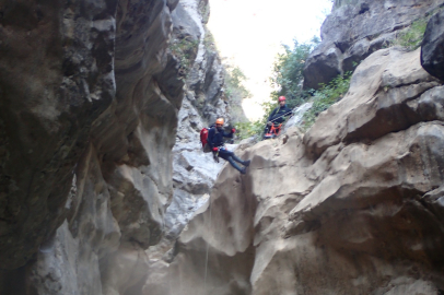Isparta Yazılı Kanyon'da suya düşen üniversite öğrencisi kayboldu