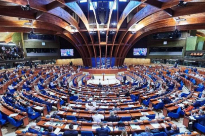 AB'den Suriye'ye yönelik tüm ekonomik yaptırımları kaldırma kararı