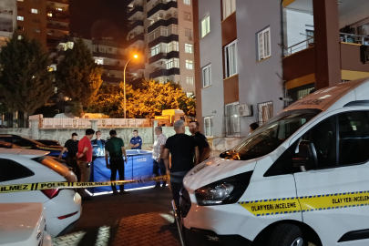 Kız arkadaşını öldürüp, 12'inci kattan atlayarak intihar etti