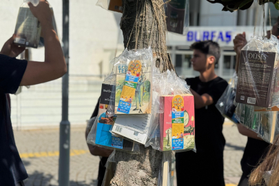 Bursa’da ağaçlar ‘kitap’ açtı