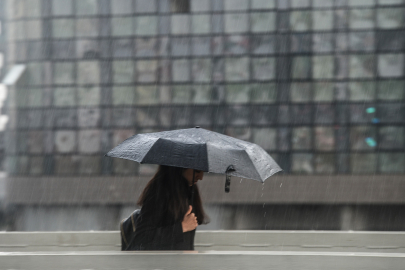 AKOM’dan İstanbul için çamurlu sağanak yağış ve toz uyarısı