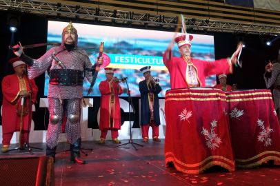 Bursa Mehter Takımı Fransa’da gönülleri fethetti