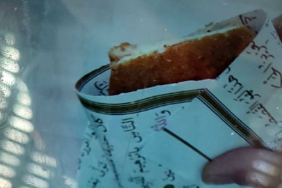 Bir ili ayağa kaldıran olay! Kuran-ı Kerim'i tost kağıdı yaptılar