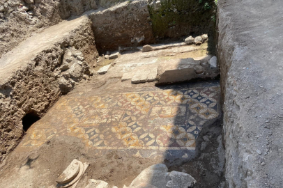 İznik'te keşfedilen gizemli mozaik ilk kez görüntülendi!