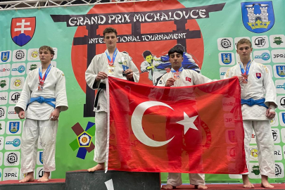 Osmangazili judoculardan tarihi başarı