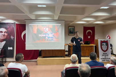 Ticari araç sürücülerine fermuar sistemi eğitimi verildi