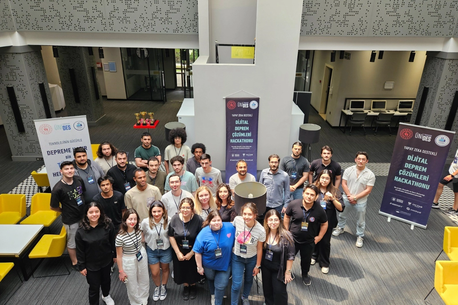 Bursa Teknik Üniversitesinde "Dijital Deprem Çözümleri Hackathonu" başarıyla tamamlandı.