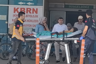 Kurban bıçağı sırtına saplanan çocuk ağır yaralı!