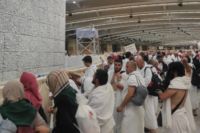 Yüzbinler hacı oldu