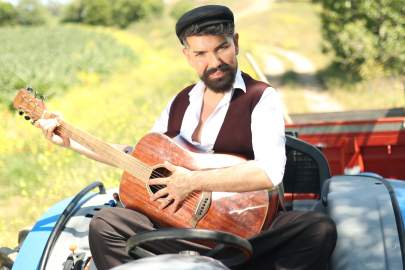 Mehmet Çevik'ten yazın bombası: "lingo lingo şişeler"