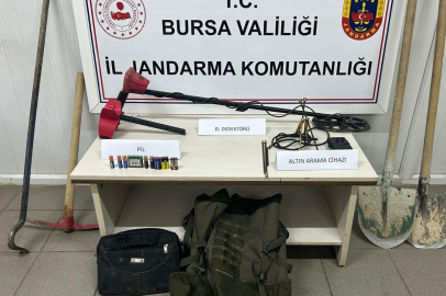 Bursa jandarmasından definecilere baskın