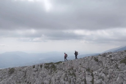 Uludağ'ın zirvesinde Haziran ortasında karda yürüdüler