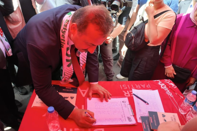 Yavuz Ağıralioğlu Bursa'da Ümit Özdağ içim imza attı!