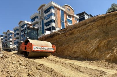 Gemlik’te yol açma çalışmaları hız kesmeden sürüyor