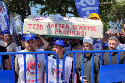 TÜRK-İŞ, bağlı olduğu sendikalarla birlikte Maliye Bakanlığına yürüdü