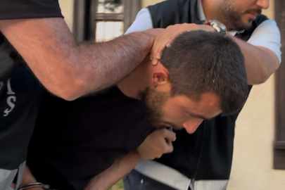 Genç kızı 300 lira için bıçakla tehdit edip gasp eden şüpheli yakalandı