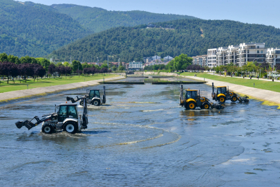 Büyükşehir Belediyesi’nden Hüdavendigar'da dere temizliği