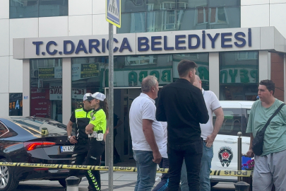Belediye binasında dehşet anları! Zabıta personeli kendisini başından vurdu: Aynı kurşun Başkana da isabet etti